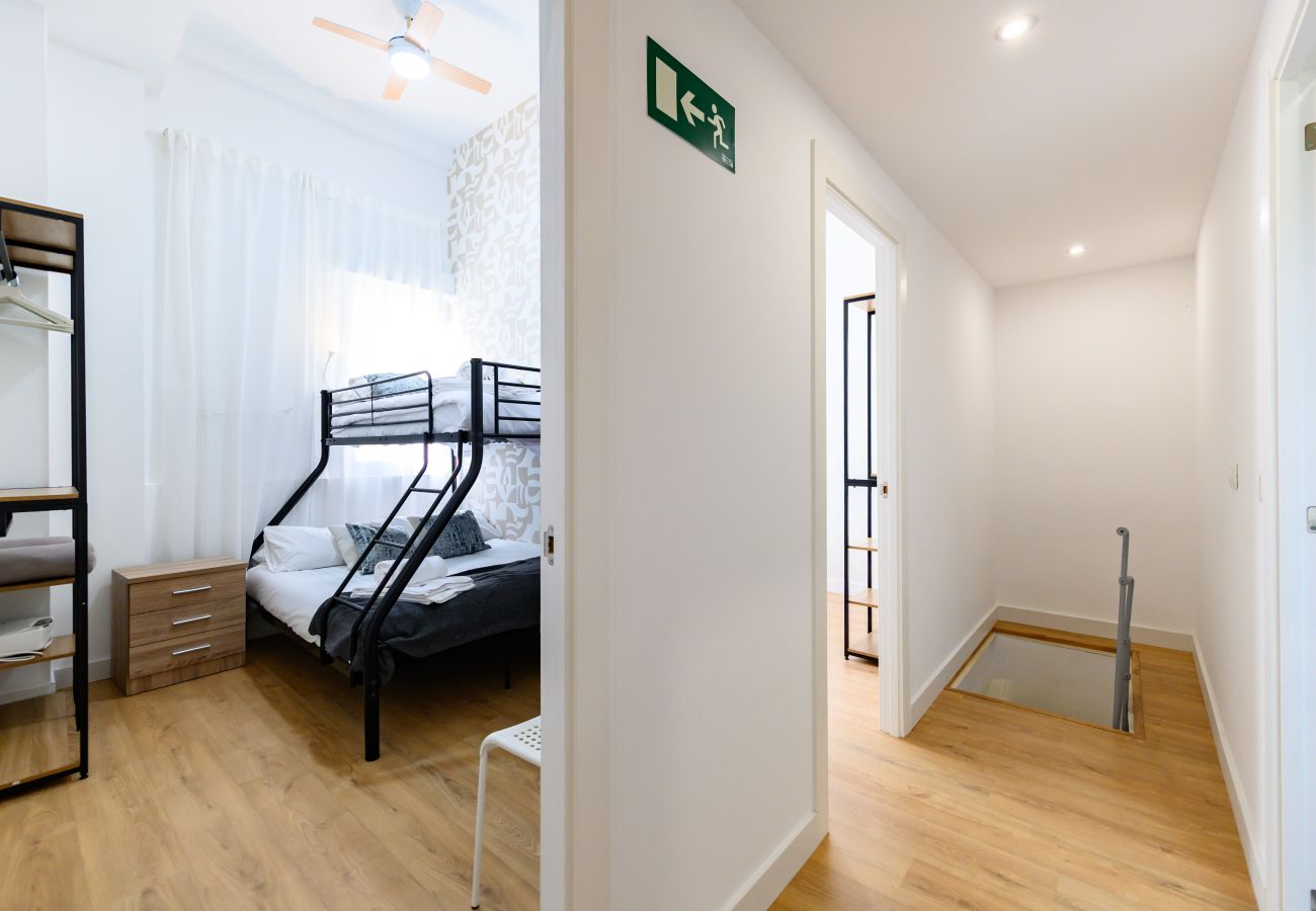 Apartment in Madrid - M (LCE3) Amplio y moderno piso de 4 dormitorios