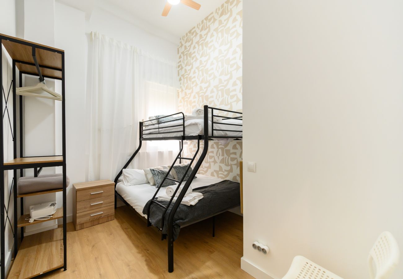 Apartment in Madrid - M (LCE3) Amplio y moderno piso de 4 dormitorios