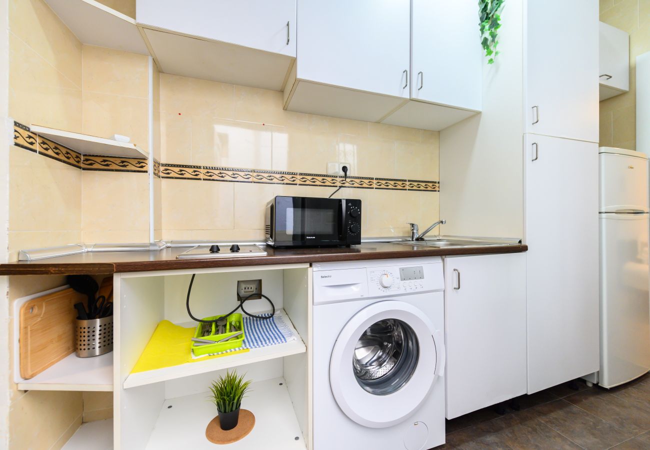 Apartment in Madrid - M (JPA16BI) Acogedor piso 1 dormitorio en Tetuán