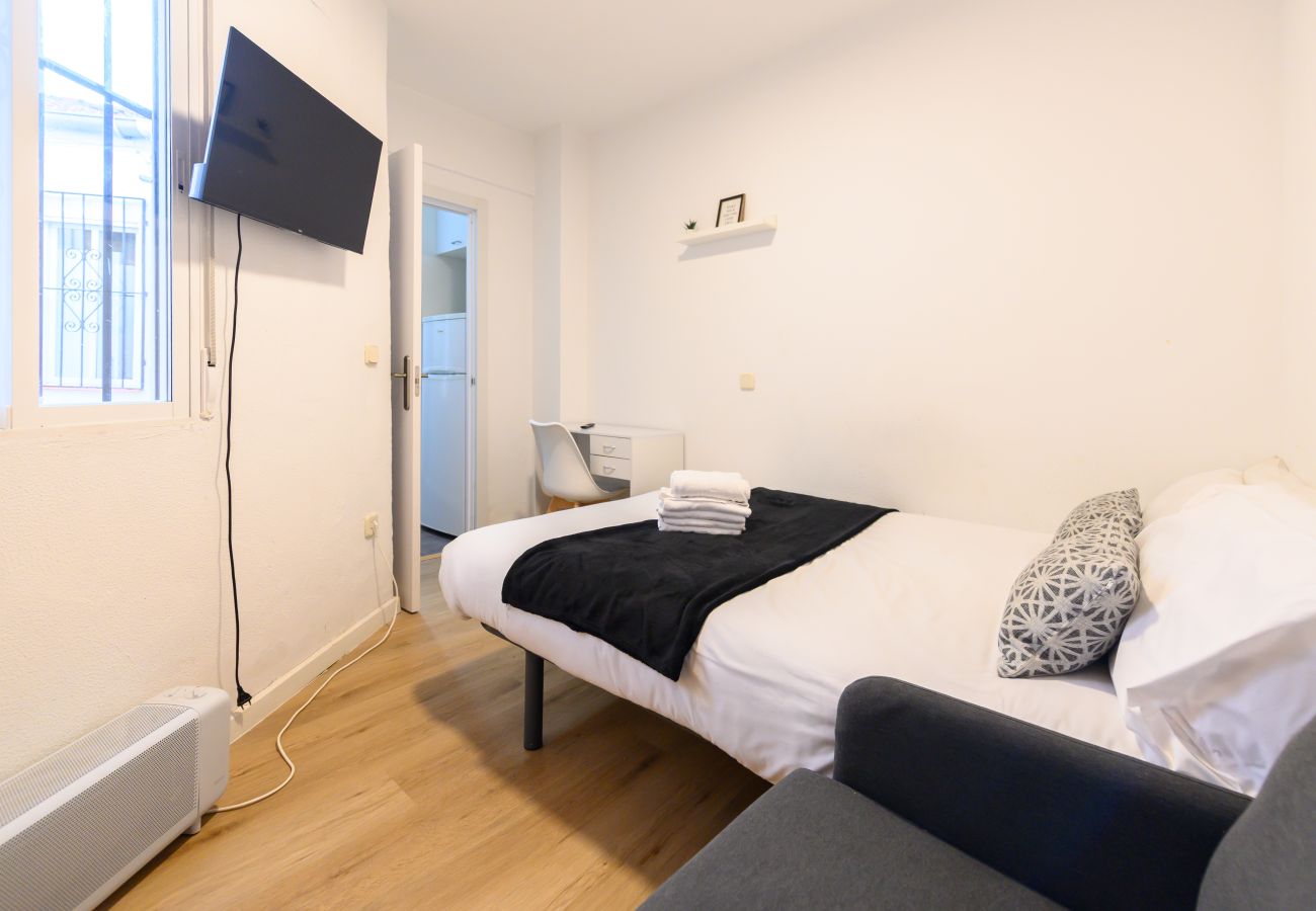 Apartment in Madrid - M (JPA16BI) Acogedor piso 1 dormitorio en Tetuán