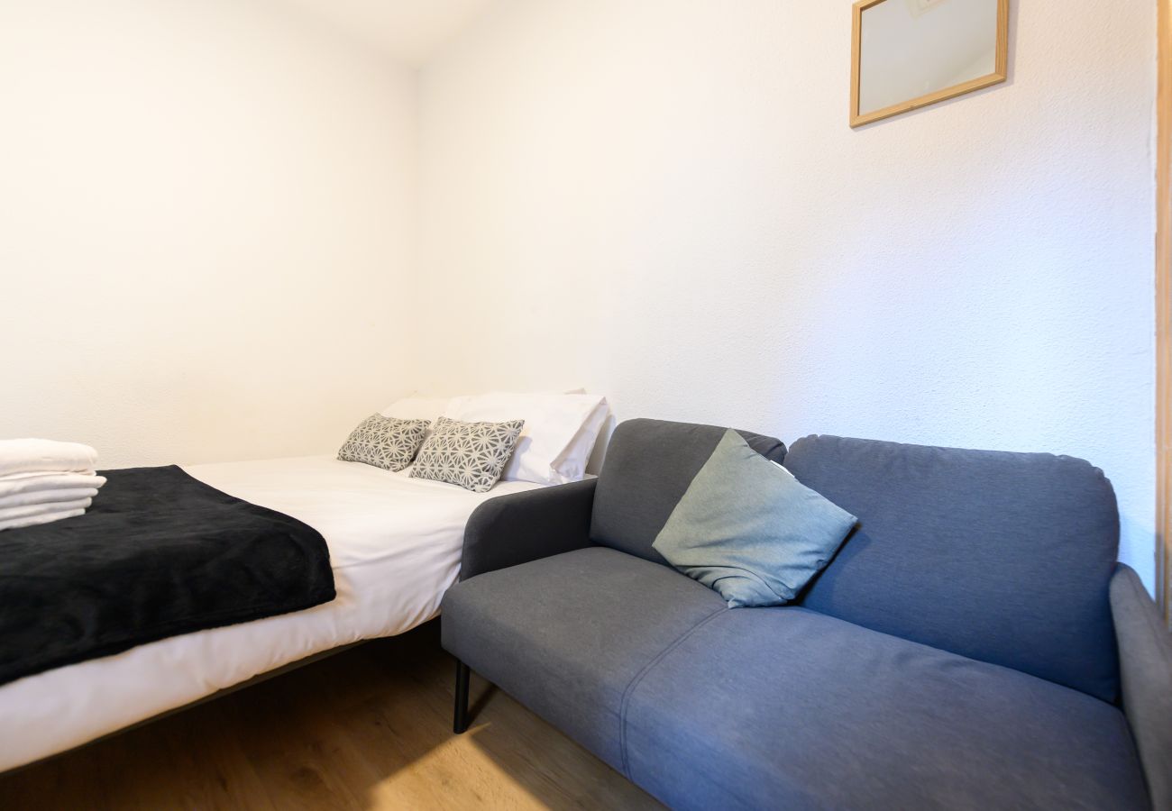 Apartment in Madrid - M (JPA16BI) Acogedor piso 1 dormitorio en Tetuán