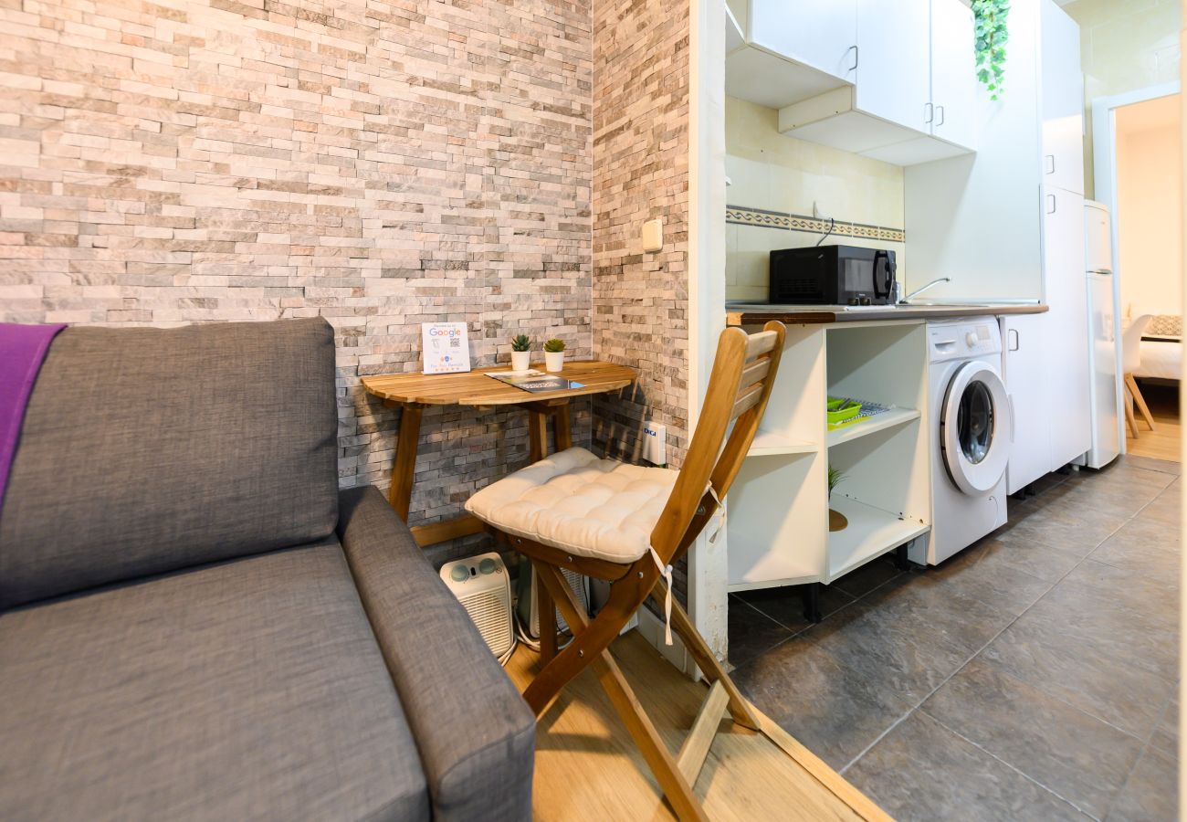 Apartment in Madrid - M (JPA16BI) Acogedor piso 1 dormitorio en Tetuán