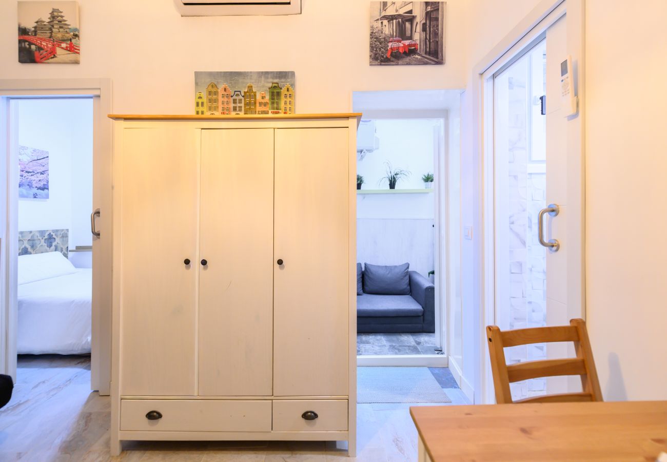 Apartment in Madrid - M (SEL60I) Piso de 1 dormitorio y terraza en Madri