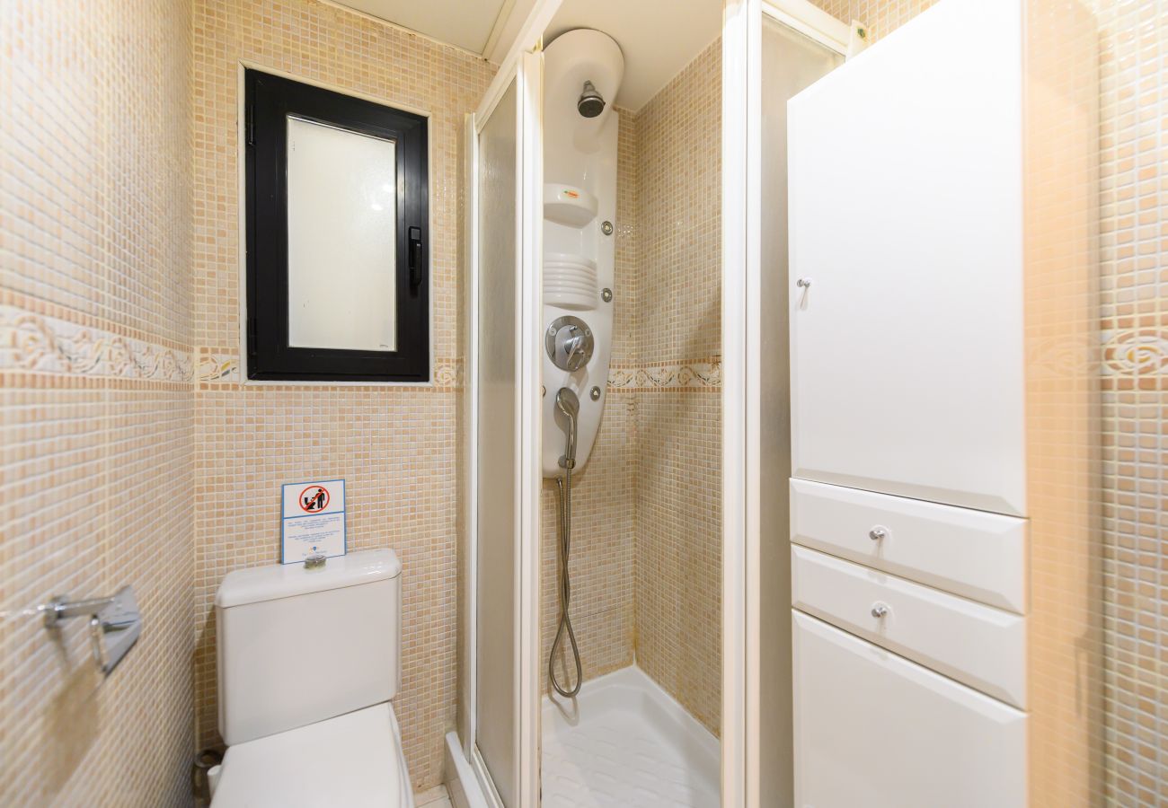 Apartment in Madrid - M (VAL81A) Amplio estudio en el centro de Madrid