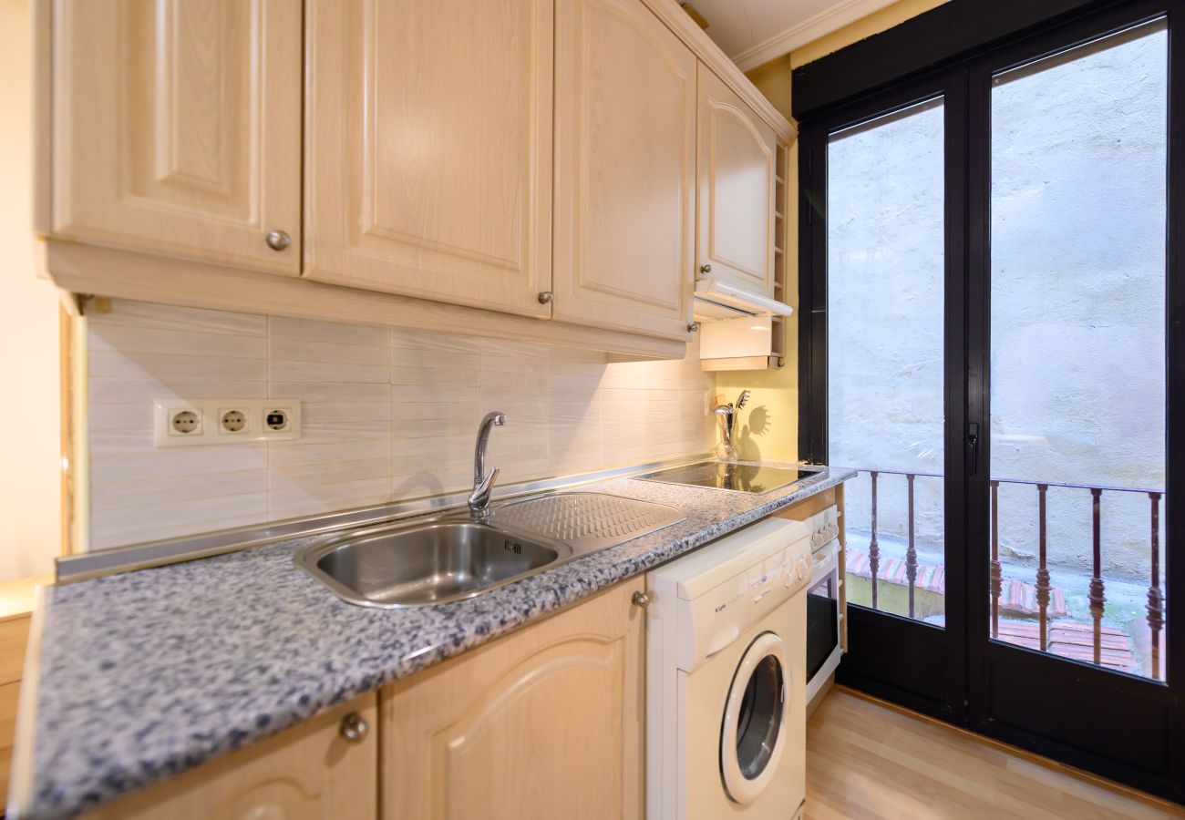 Apartment in Madrid - M (VAL81A) Amplio estudio en el centro de Madrid