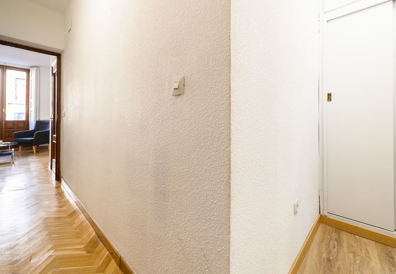 Residence in Madrid - M (MAY613) Piso de 1 dormitorio en pleno centro de
