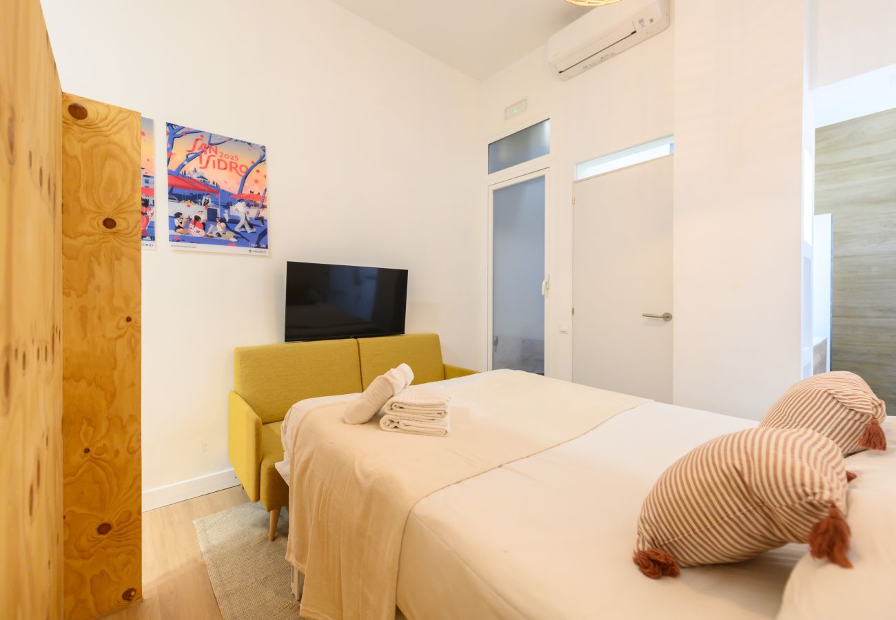 Apartment in Madrid - M (FGA50E) Acogedor piso en Chamberí 