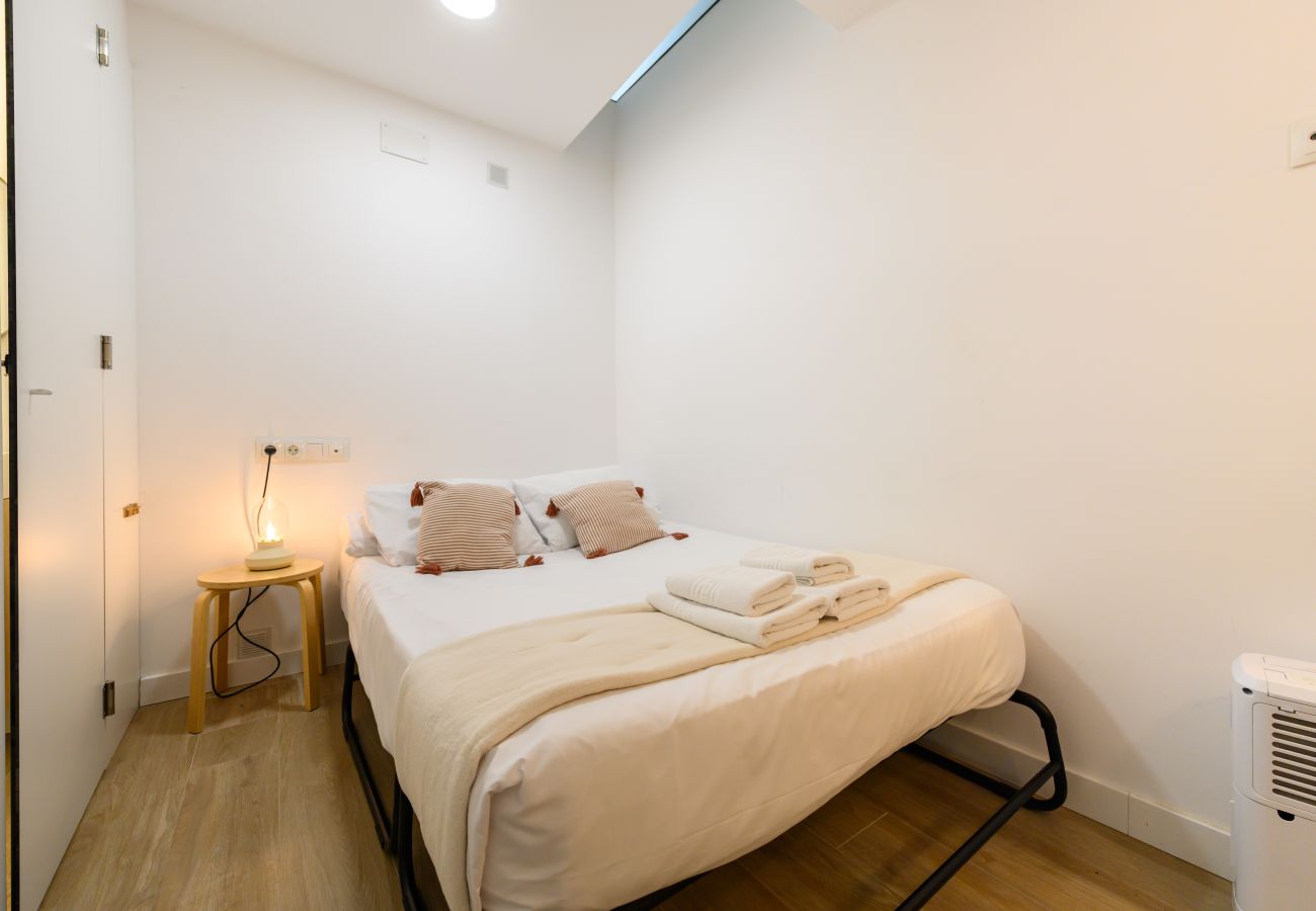 Apartment in Madrid - M (FGA50E) Acogedor dúplex en Chamberí