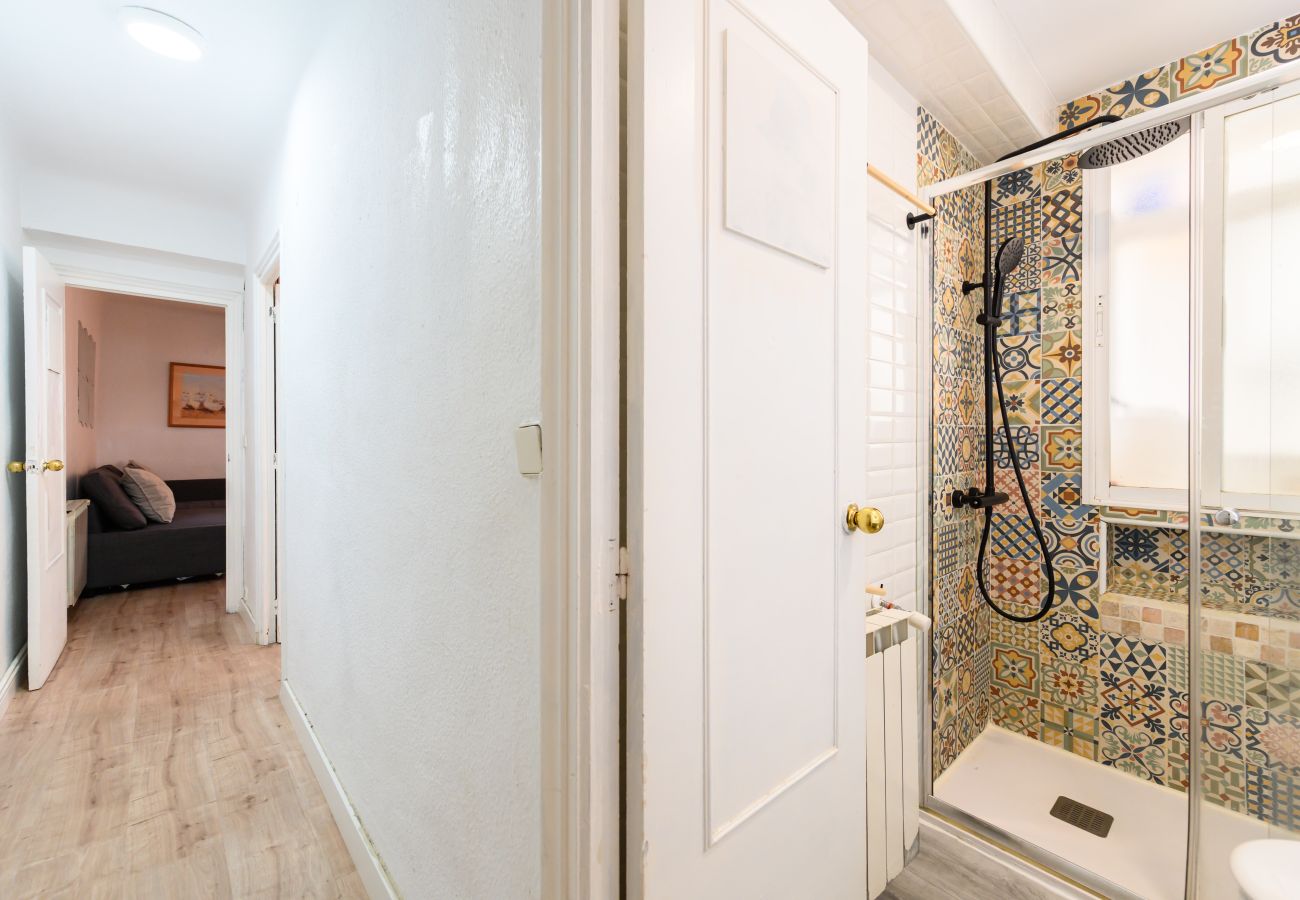 Apartment in Madrid - M (POR183D) Amplio piso 2 dormitorios en La Latina