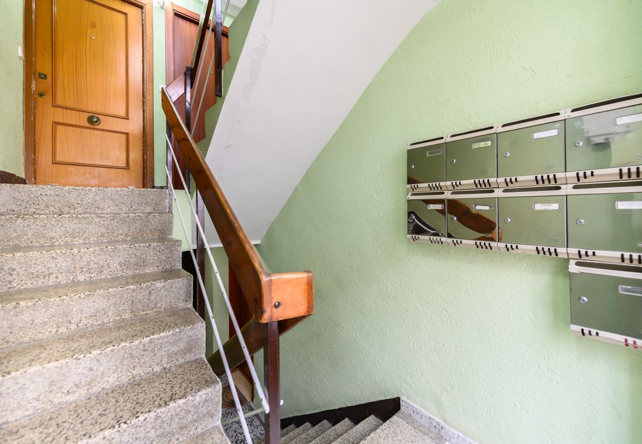 Apartment in Madrid - M (POR183D) Amplio piso 2 dormitorios en La Latina