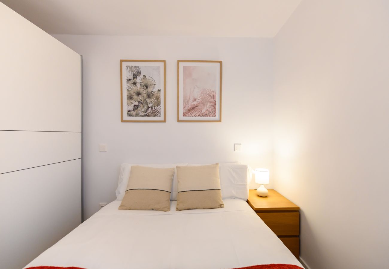 Apartment in Madrid - M (AMU373D) Amplio piso de 3 habitaciones