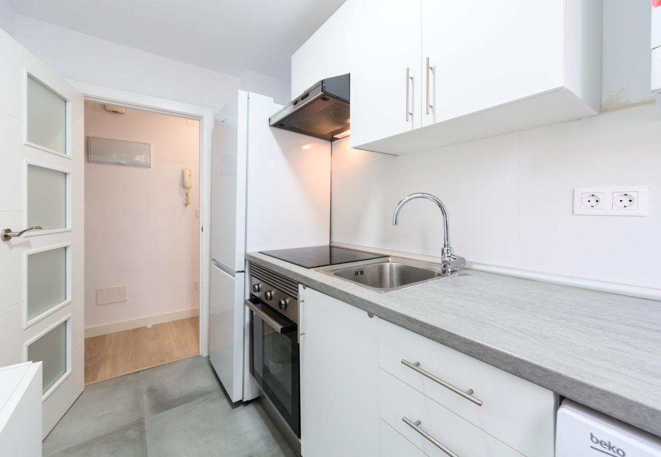 Apartment in Madrid - M (AMU373D) Amplio piso de 3 habitaciones