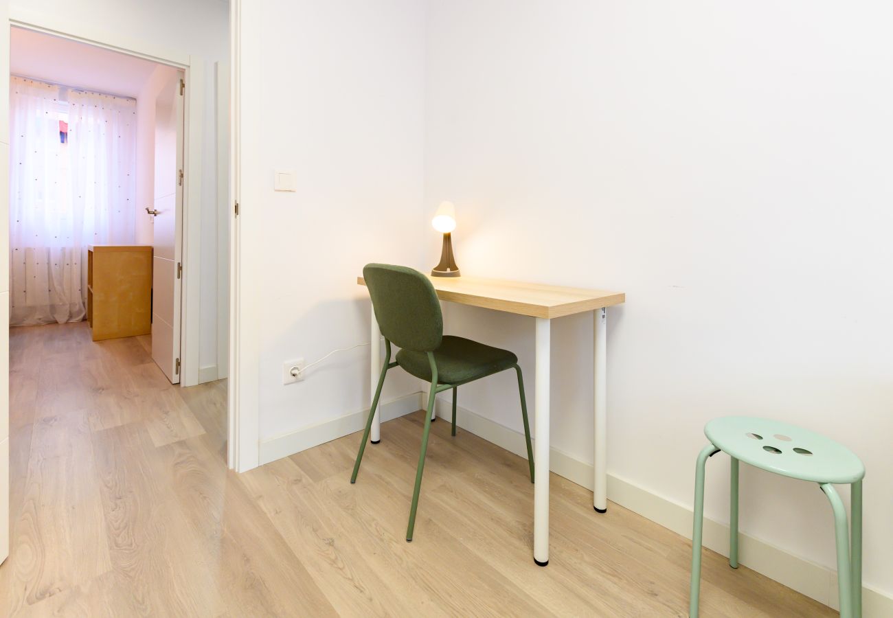 Apartment in Madrid - M (AMU373D) Amplio piso de 3 habitaciones