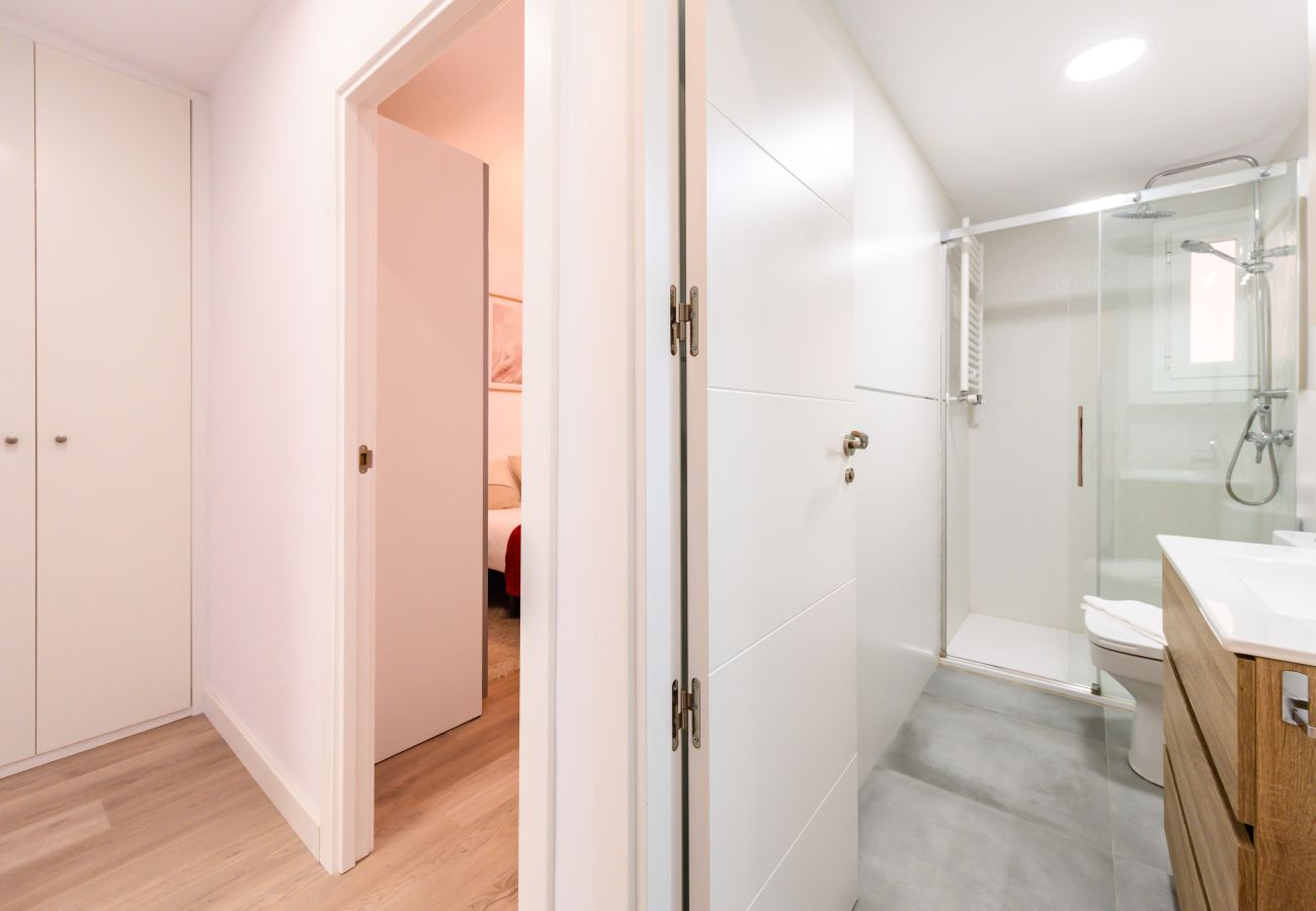 Apartment in Madrid - M (AMU373D) Amplio piso de 3 habitaciones
