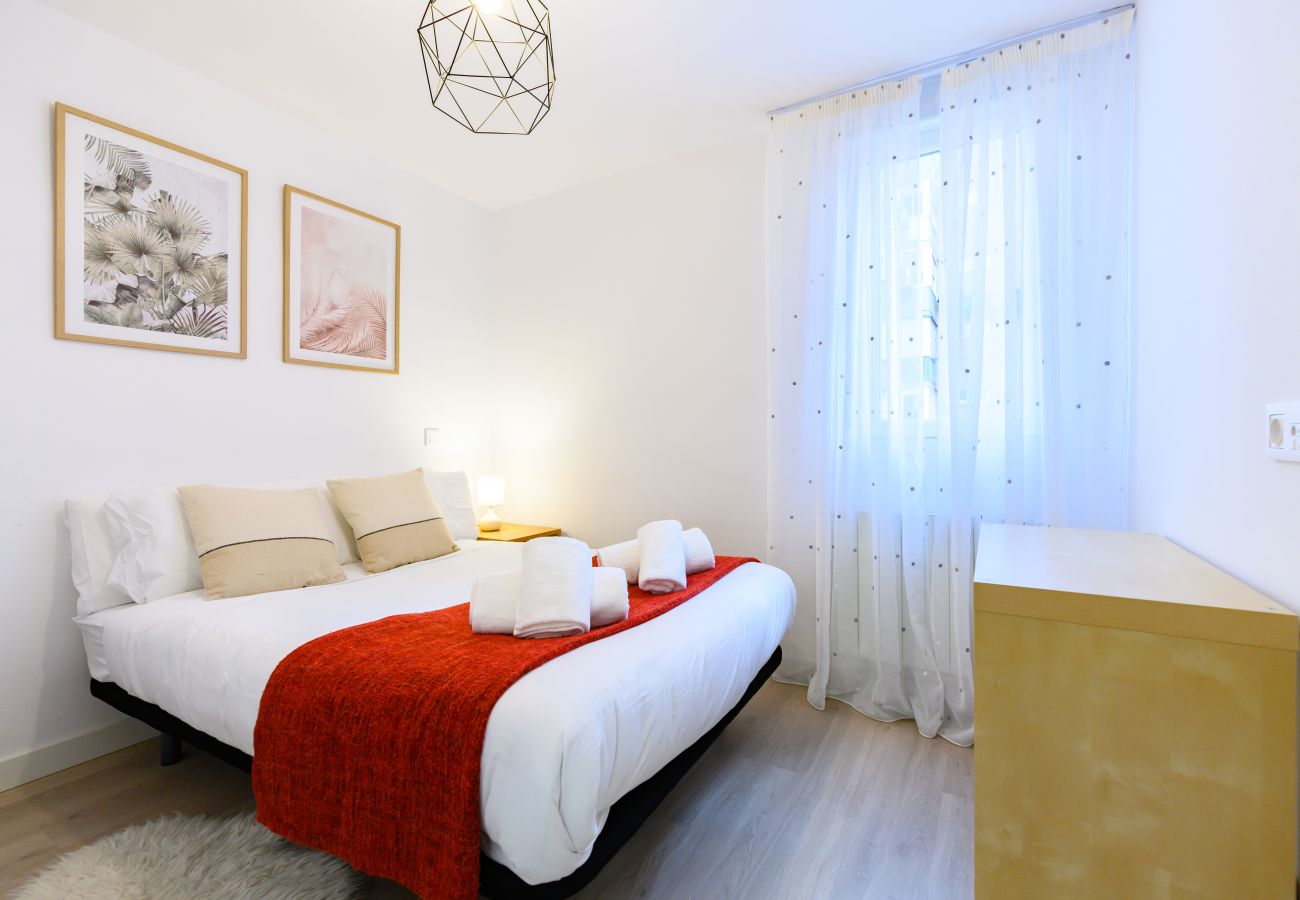 Apartment in Madrid - M (AMU373D) Amplio piso de 3 habitaciones
