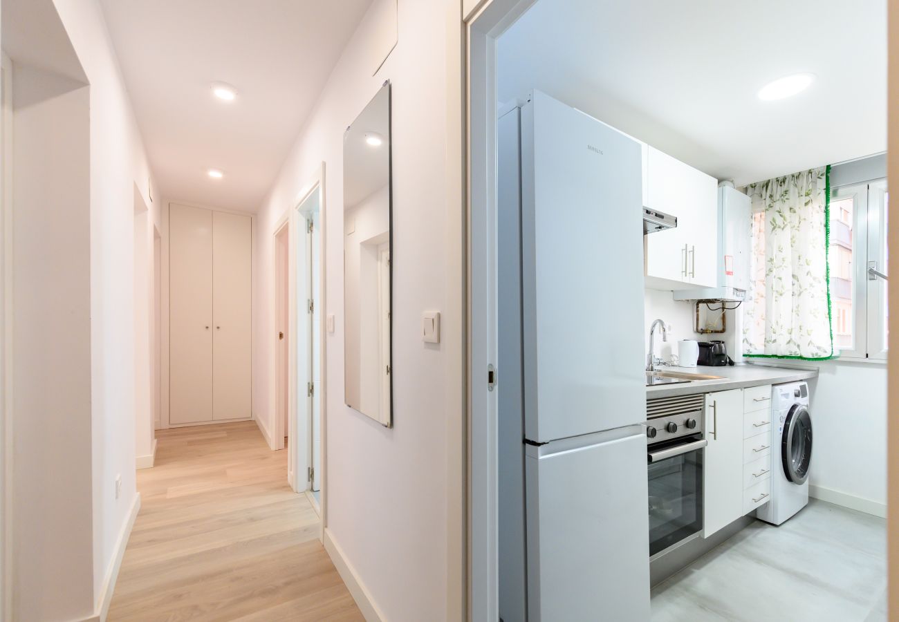 Apartment in Madrid - M (AMU373D) Amplio piso de 3 habitaciones