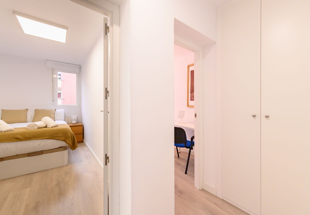 Apartment in Madrid - M (AMU373D) Amplio piso de 3 habitaciones