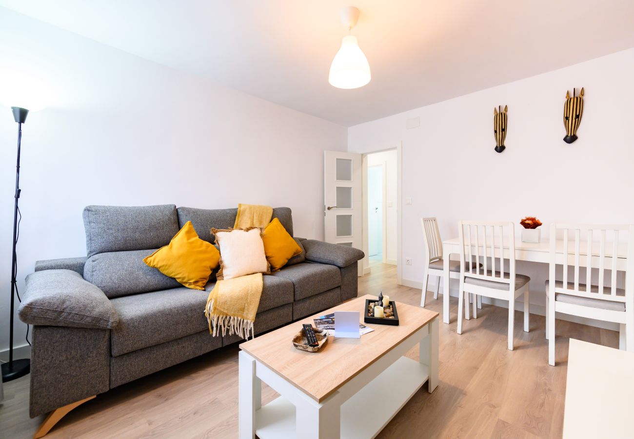 Apartment in Madrid - M (AMU373D) Amplio piso de 3 habitaciones