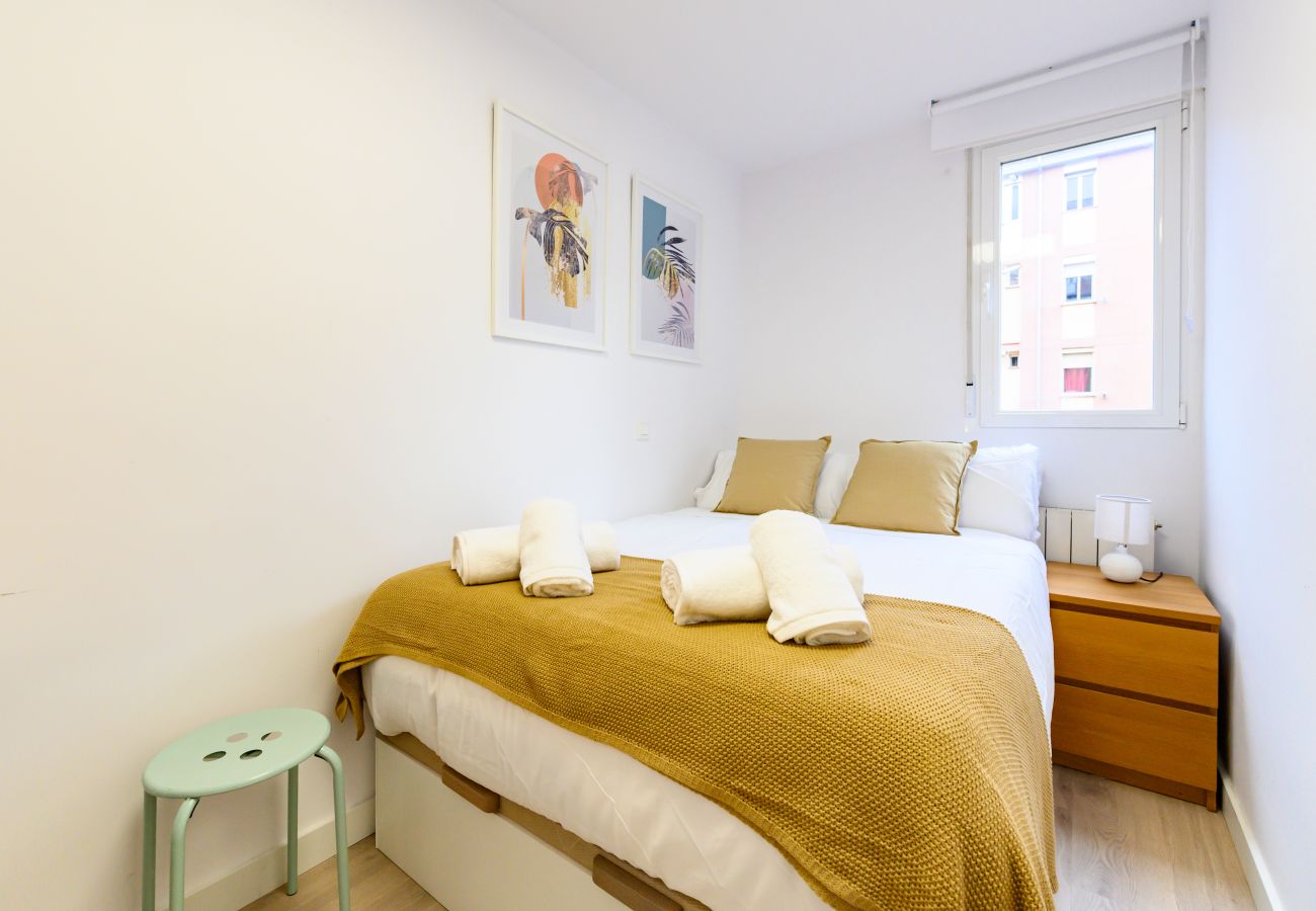 Apartment in Madrid - M (AMU373D) Amplio piso de 3 habitaciones