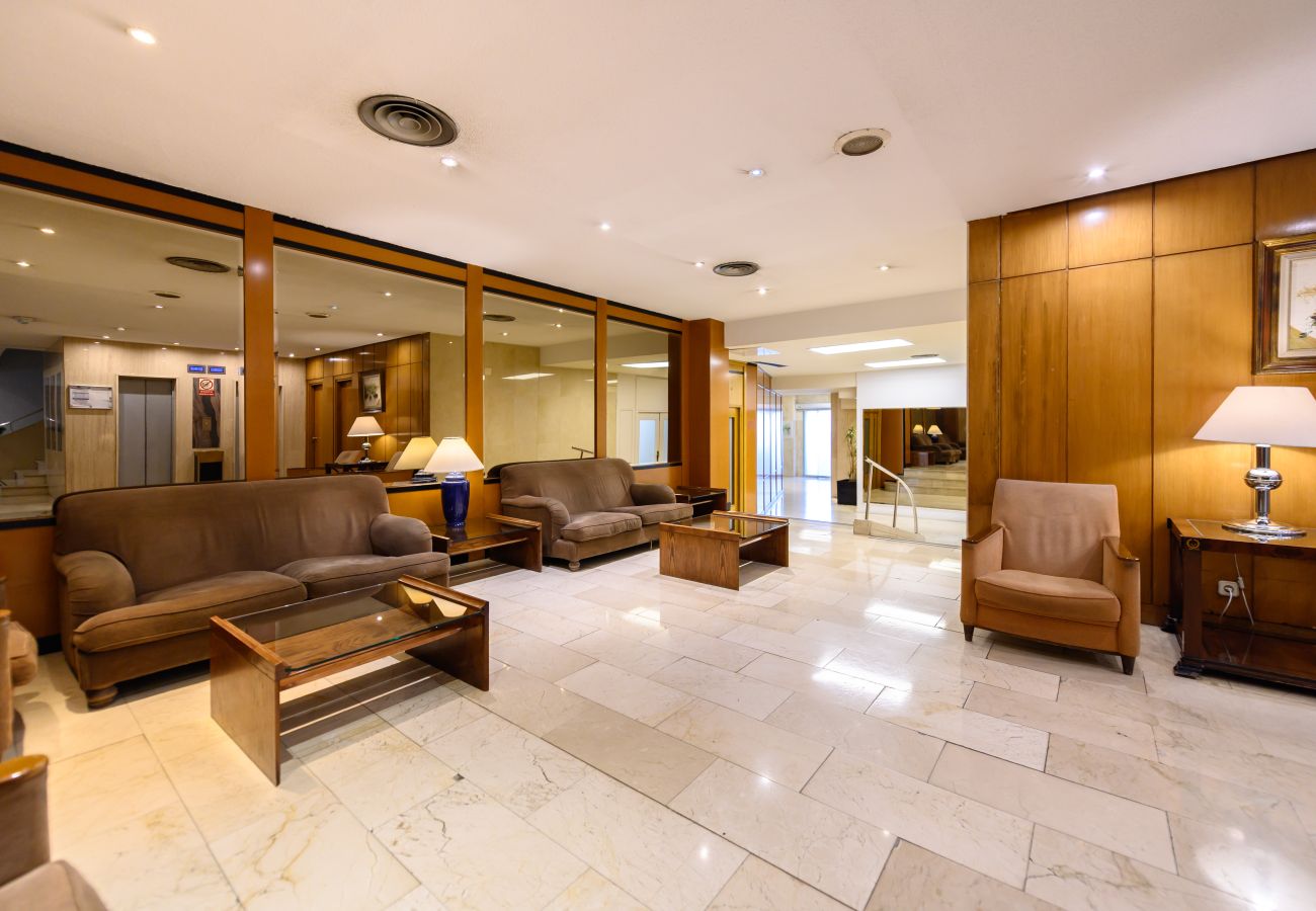 Apartment in Madrid - M (MLE16A2320) Amplio piso 1 dormitorio en Chamart