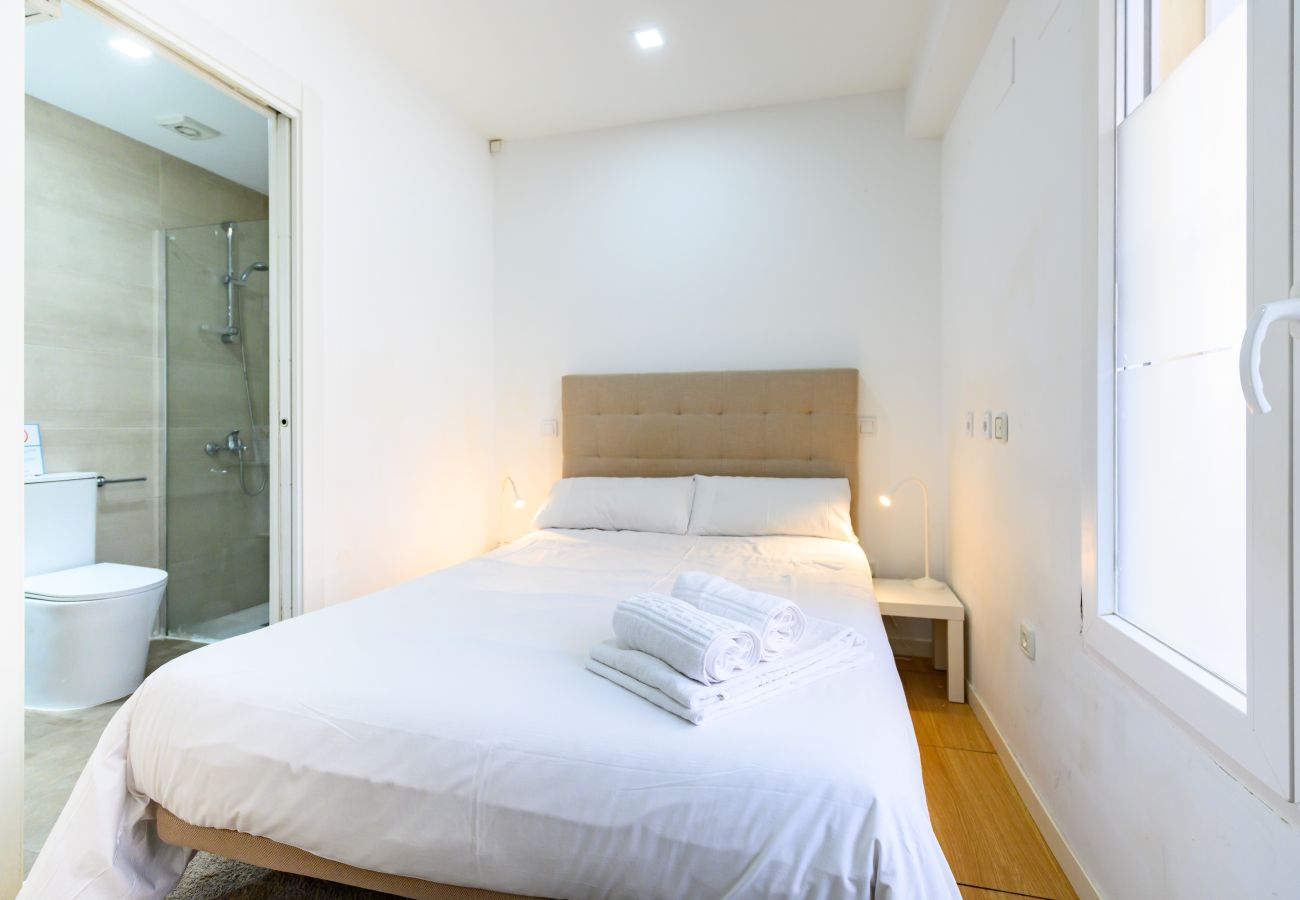 Studio in Madrid - M (EMO470B) Acogedor estudio en Ciudad Lineal