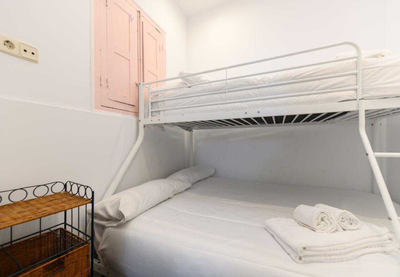 Apartment in Madrid - M (JJU15503) Dúplex con terraza en Goya