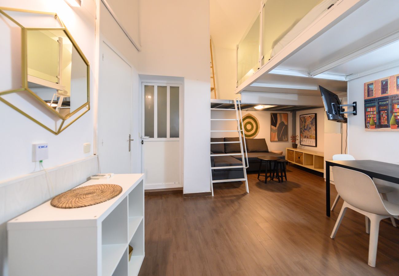 Apartment in Madrid - M (JJU15503) Dúplex con terraza en Goya