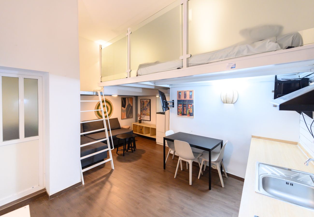 Apartment in Madrid - M (JJU15503) Dúplex con terraza en Goya