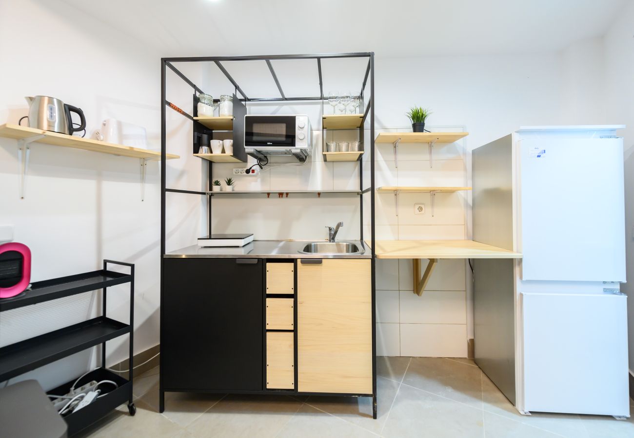 Studio in Madrid - M (SMA1401) Acogedor estudio en Ciudad Lineal