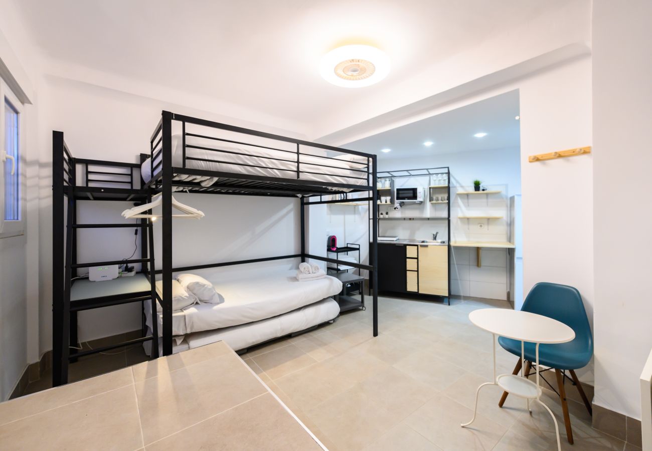 Studio in Madrid - M (SMA1401) Acogedor estudio en Ciudad Lineal