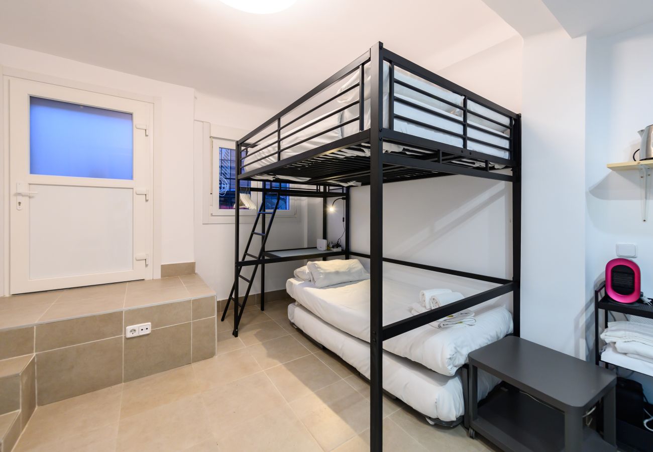 Studio in Madrid - M (SMA1401) Acogedor estudio en Ciudad Lineal