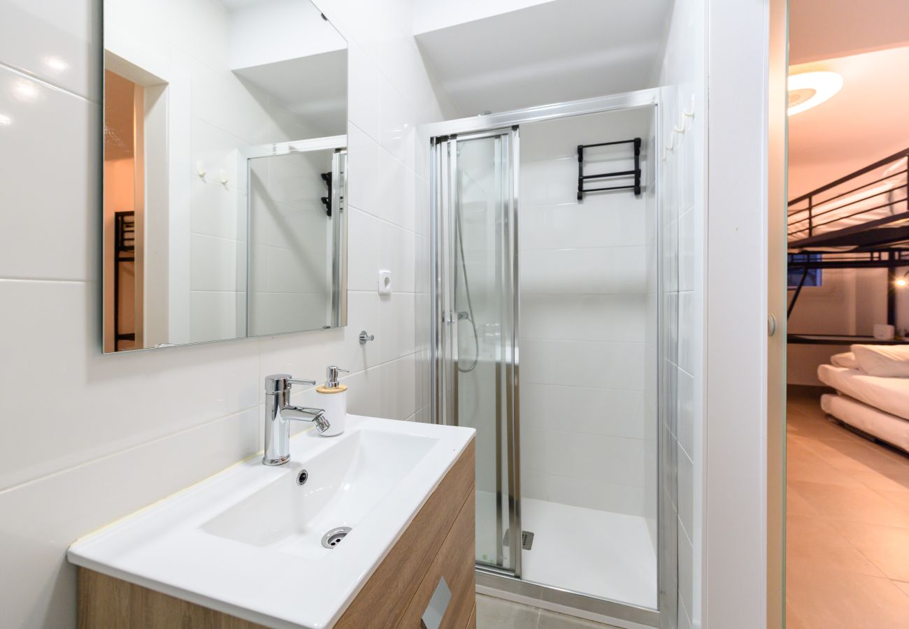 Studio in Madrid - M (SMA1401) Acogedor estudio en Ciudad Lineal