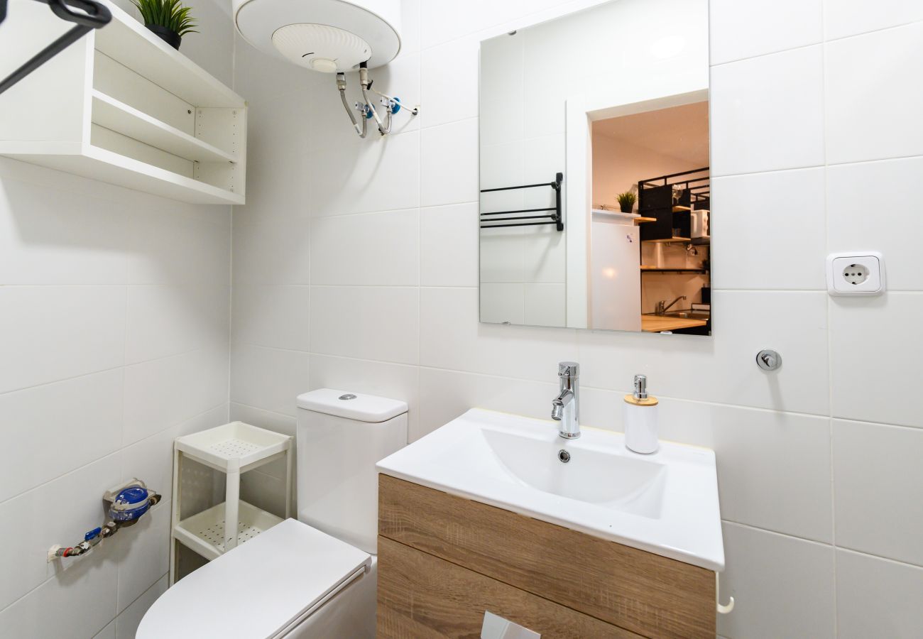 Studio in Madrid - M (SMA1401) Acogedor estudio en Ciudad Lineal