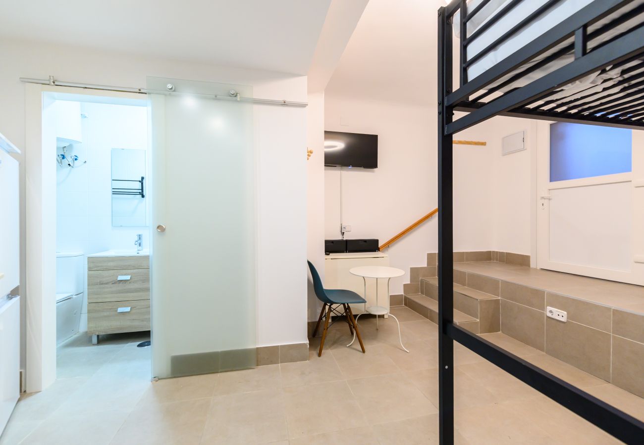 Studio in Madrid - M (SMA1401) Acogedor estudio en Ciudad Lineal