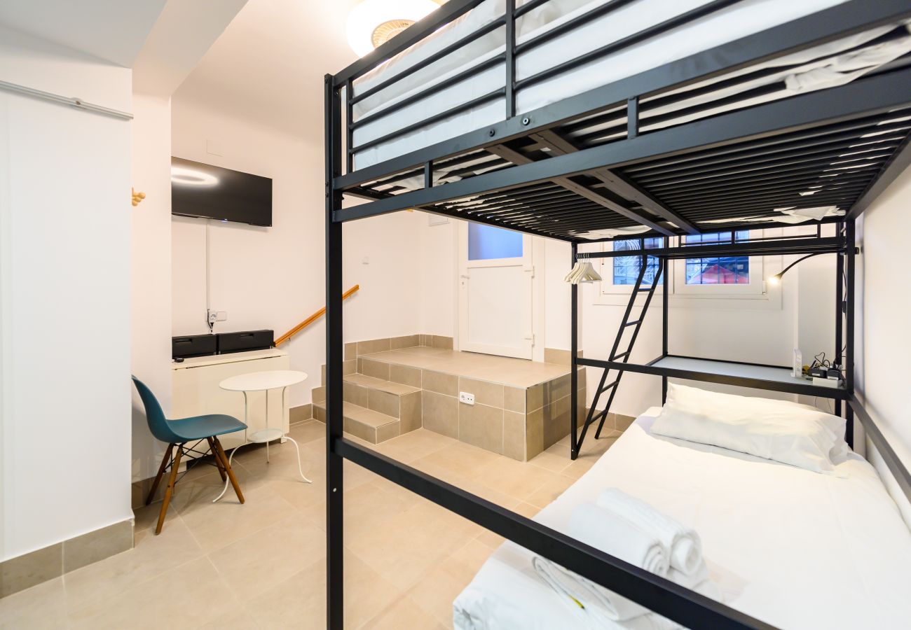 Studio in Madrid - M (SMA1401) Acogedor estudio en Ciudad Lineal