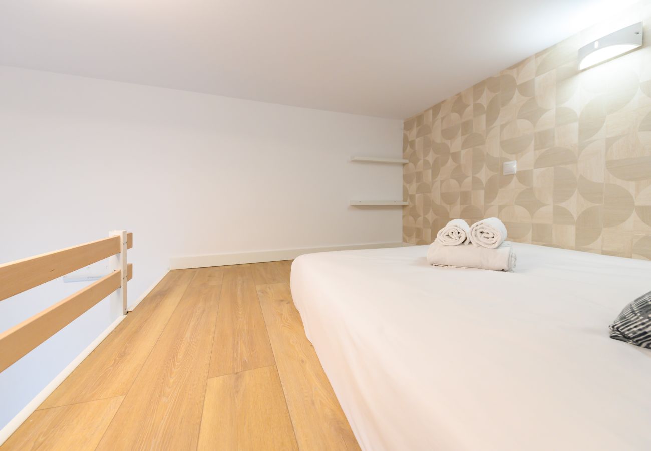 Apartment in Madrid - M (RBL180) Acogedor dúplex en Salamanca