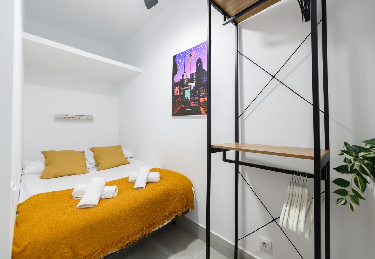 Apartment in Madrid - M (ROB20E) Acogedor piso en Puente de Vallecas