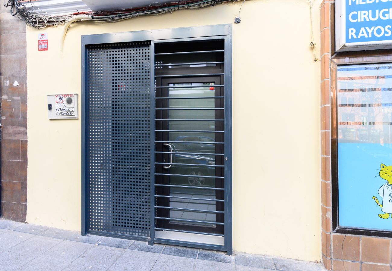 Apartment in Madrid - M (ROB20E) Acogedor piso en Puente de Vallecas