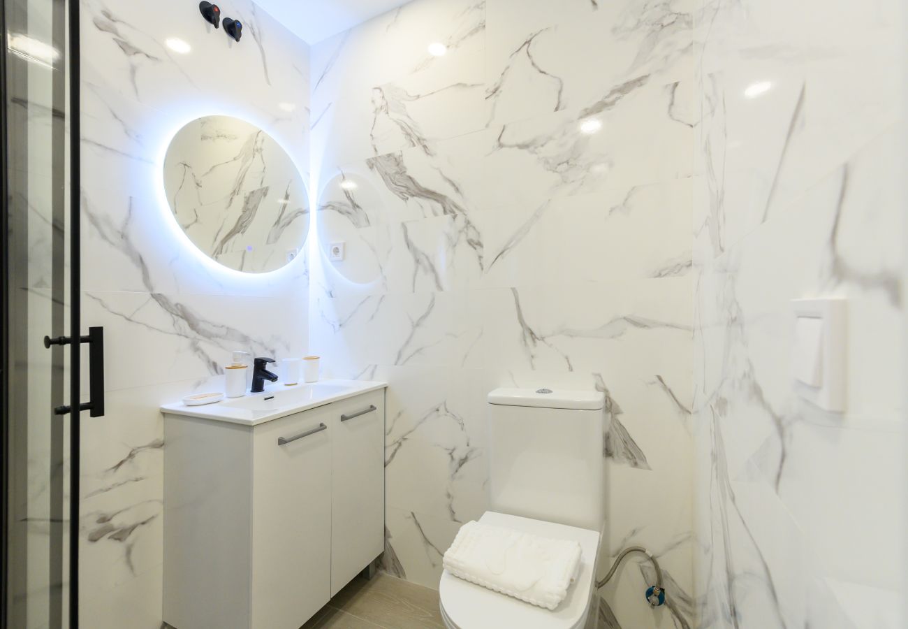 Apartment in Madrid - M (ABR1710B) Amplio piso de Lujo 2 dormitorios