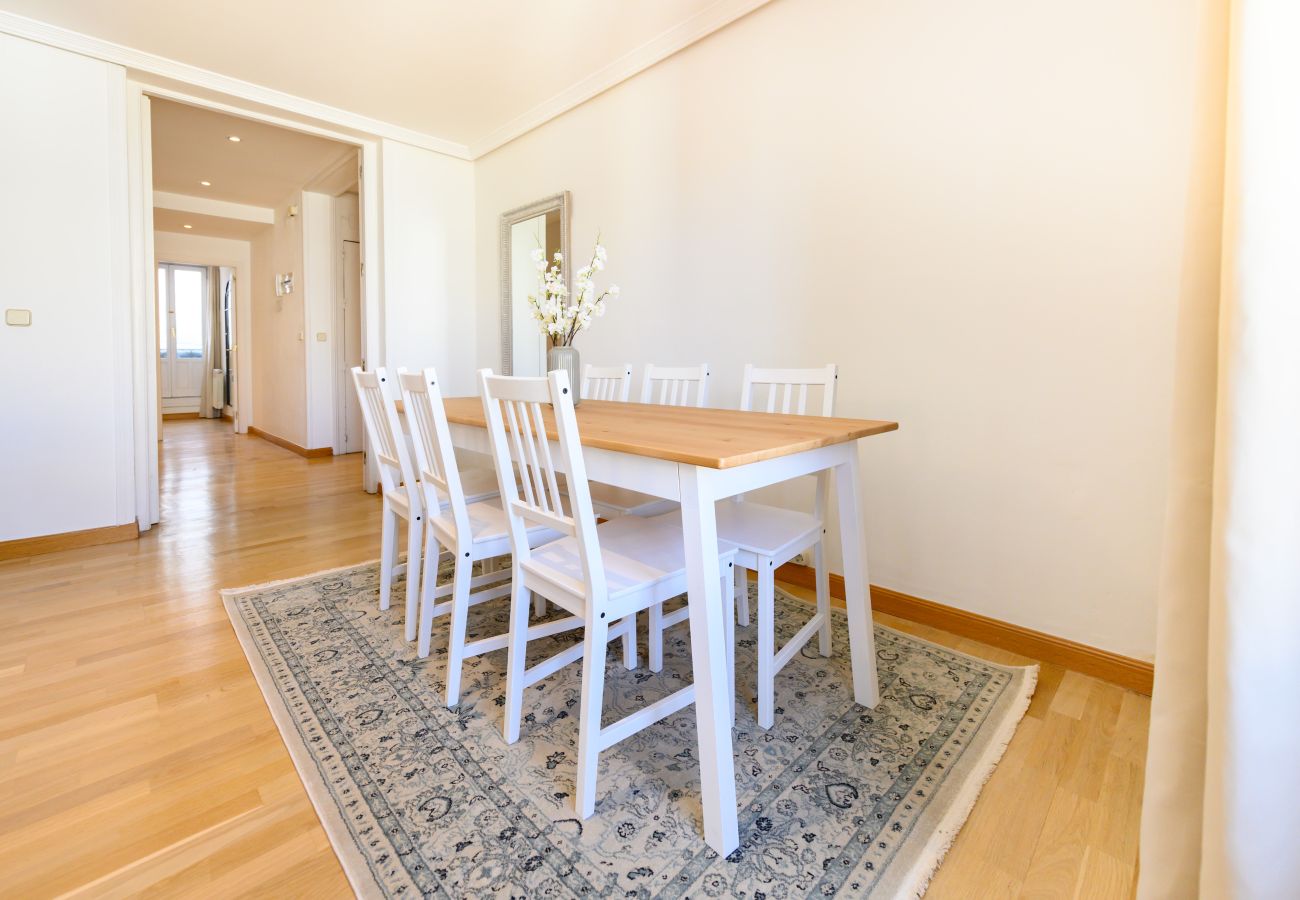 Apartment in Madrid - M (FER55D) Amplio piso 3 dormitorios en Moncloa