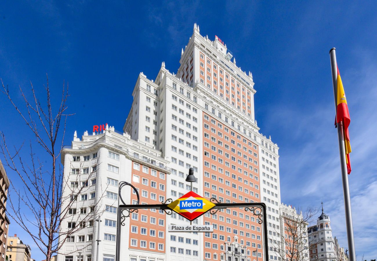 Apartment in Madrid - M (FER55D) Amplio piso 3 dormitorios en Moncloa