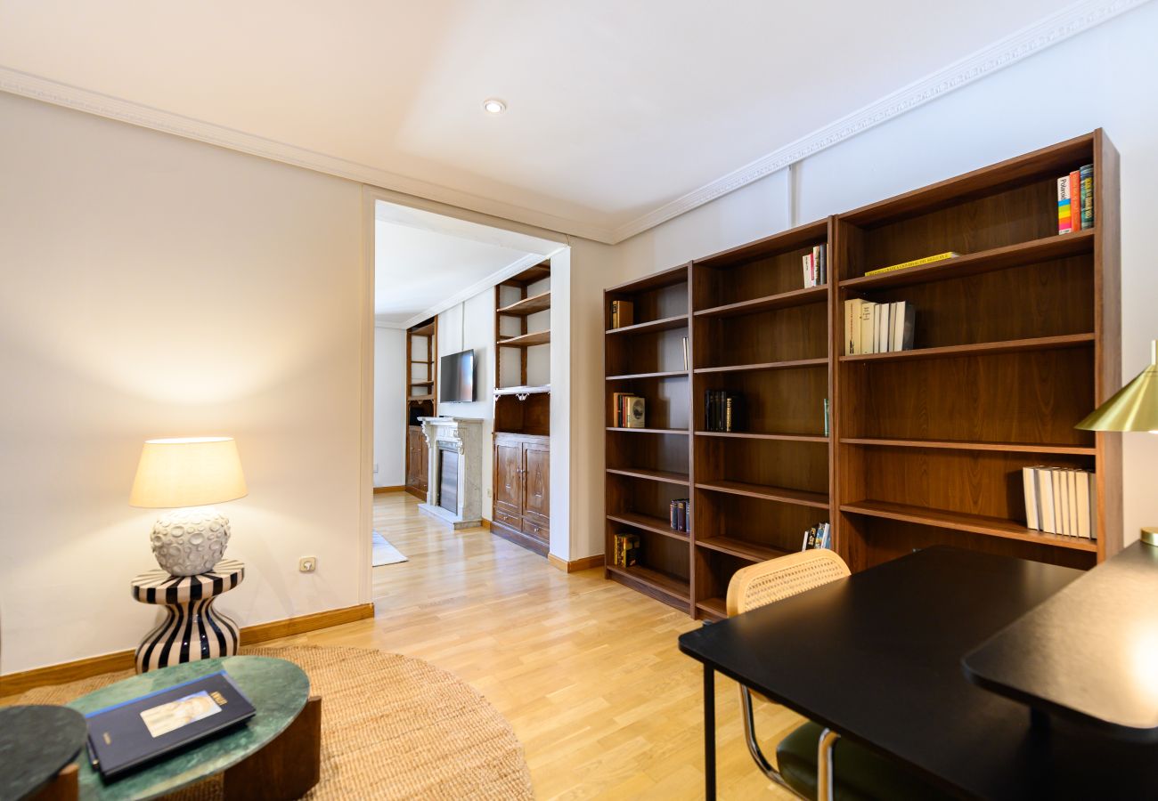Apartment in Madrid - M (FER55D) Amplio piso 3 dormitorios en Moncloa