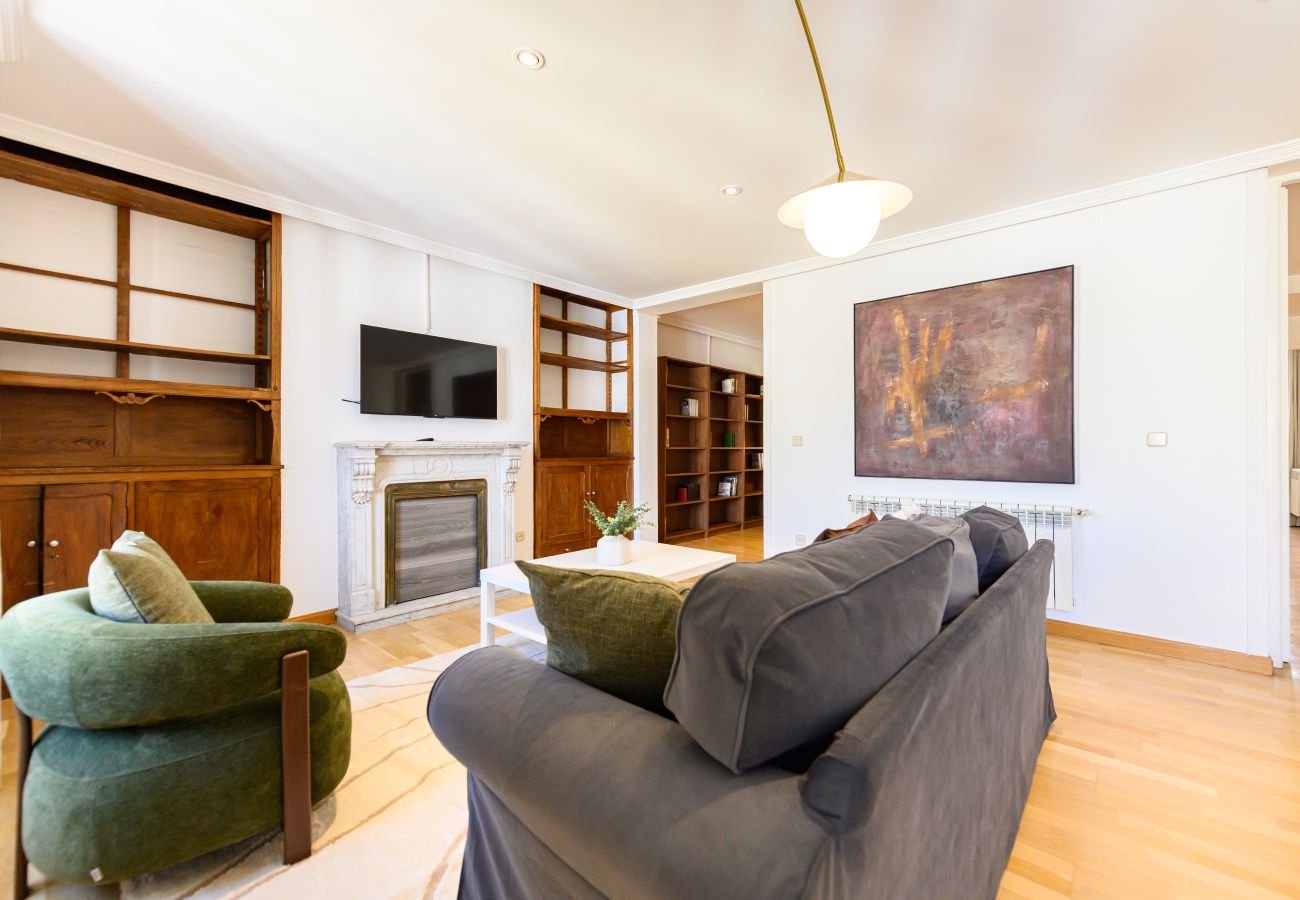 Apartment in Madrid - M (FER55D) Amplio piso 3 dormitorios en Moncloa