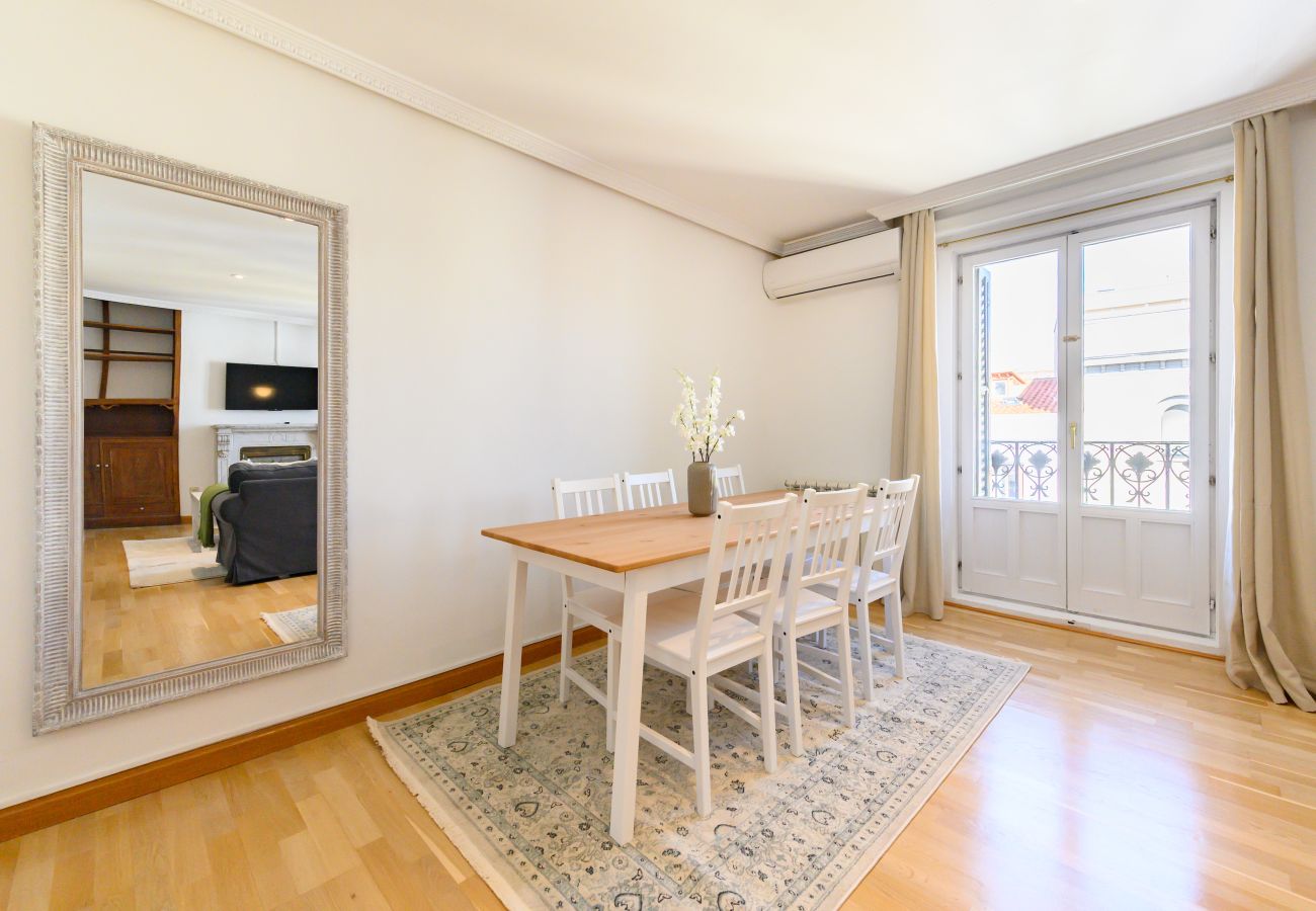 Apartment in Madrid - M (FER55D) Amplio piso 3 dormitorios en Moncloa