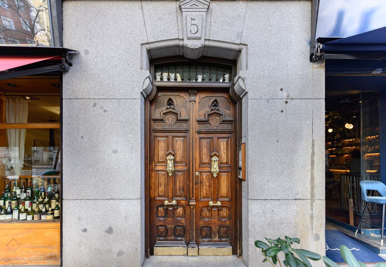 Apartment in Madrid - M (FER55D) Amplio piso 3 dormitorios en Moncloa