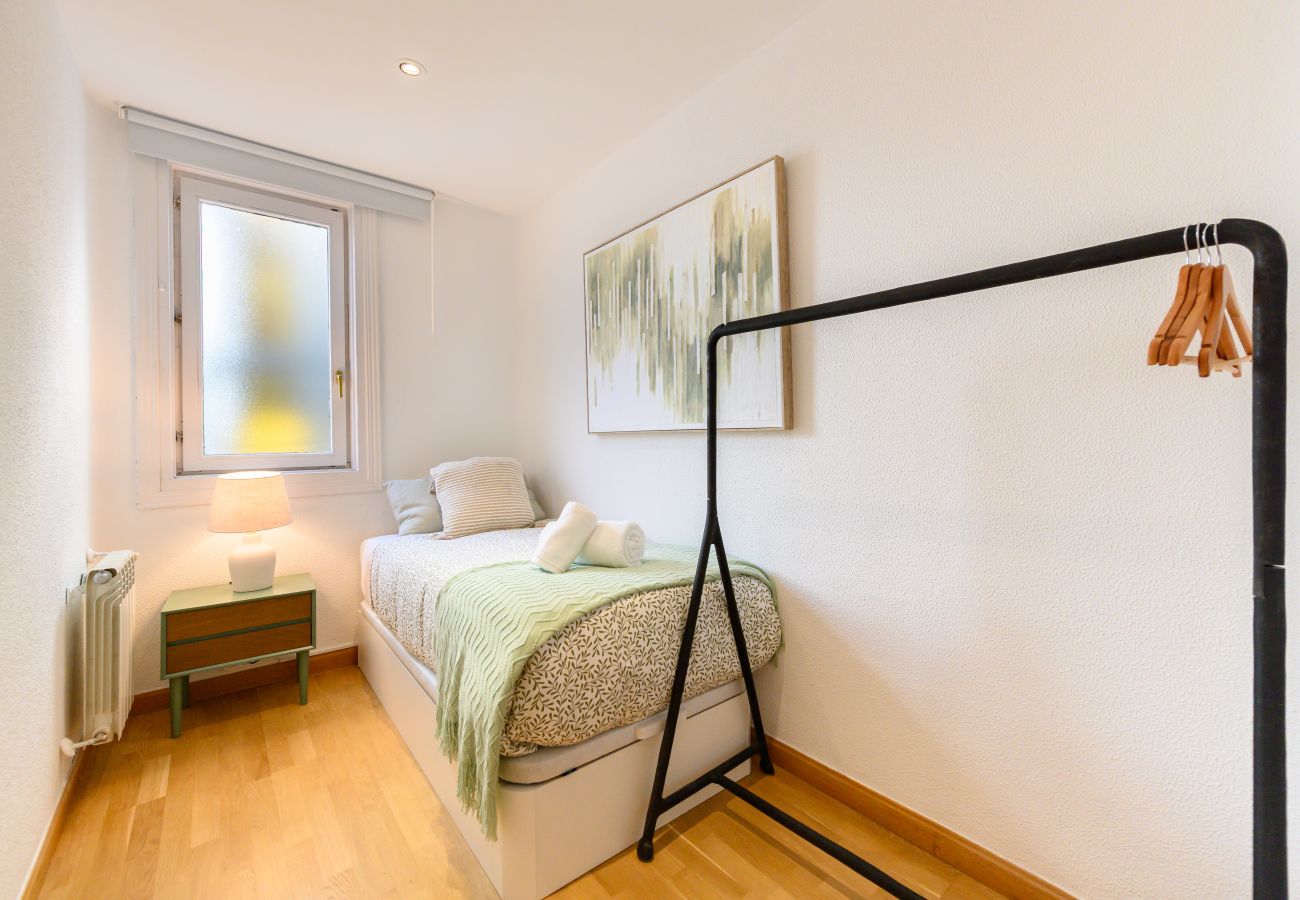 Apartment in Madrid - M (FER55D) Amplio piso 3 dormitorios en Moncloa