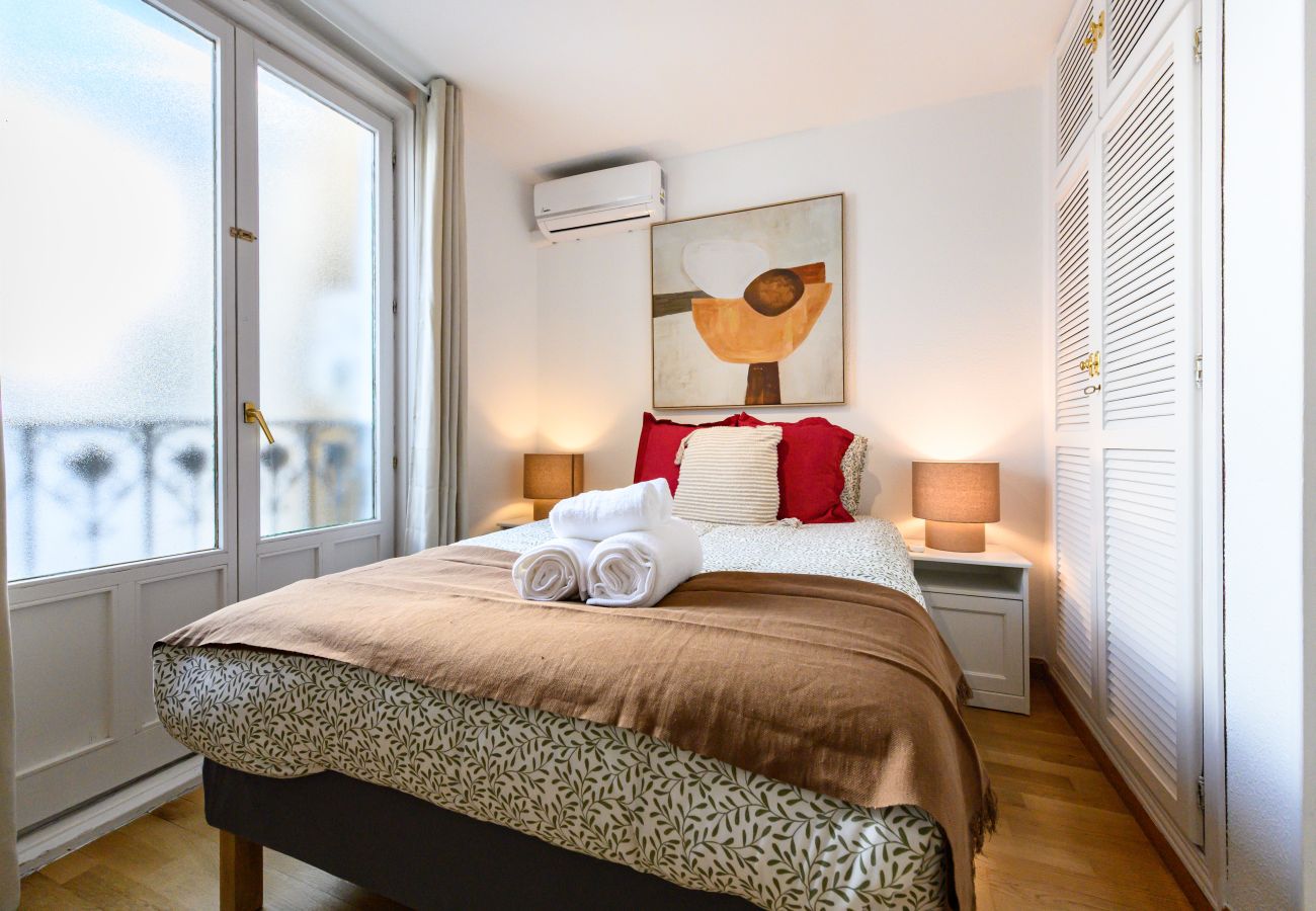 Apartment in Madrid - M (FER55D) Amplio piso 3 dormitorios en Moncloa