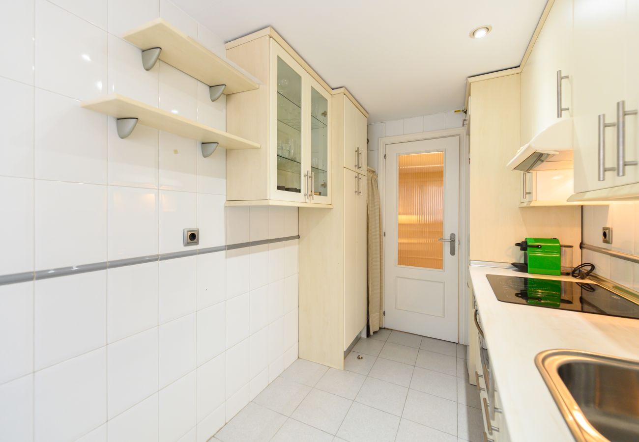 Apartment in Madrid - M (TAM82D) Amplio piso de 2 dormitorios en Madrid