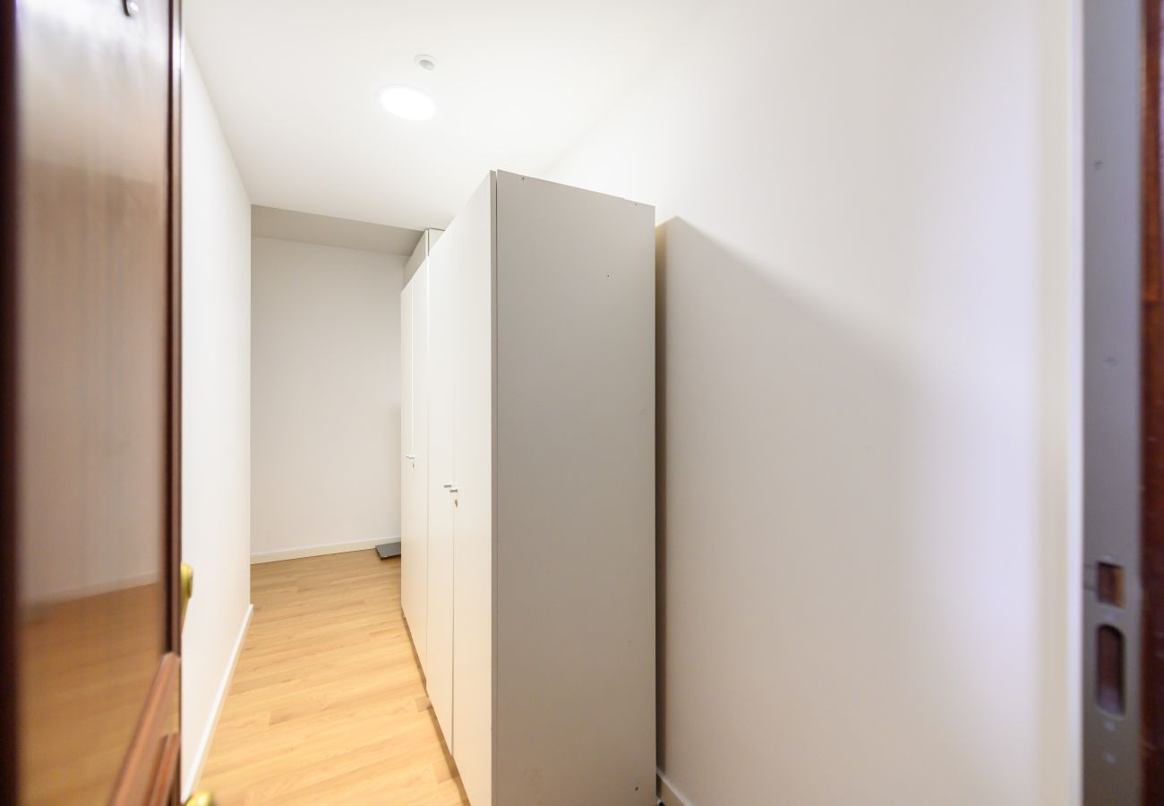 Apartment in Madrid - M (FOV160IIA) Piso de 1 dormitorio en Chamartín