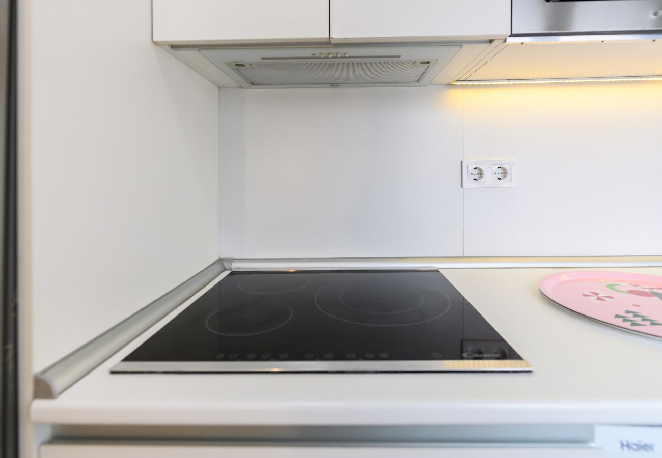 Apartment in Madrid - M (FOV160IIA) Piso de 1 dormitorio en Chamartín